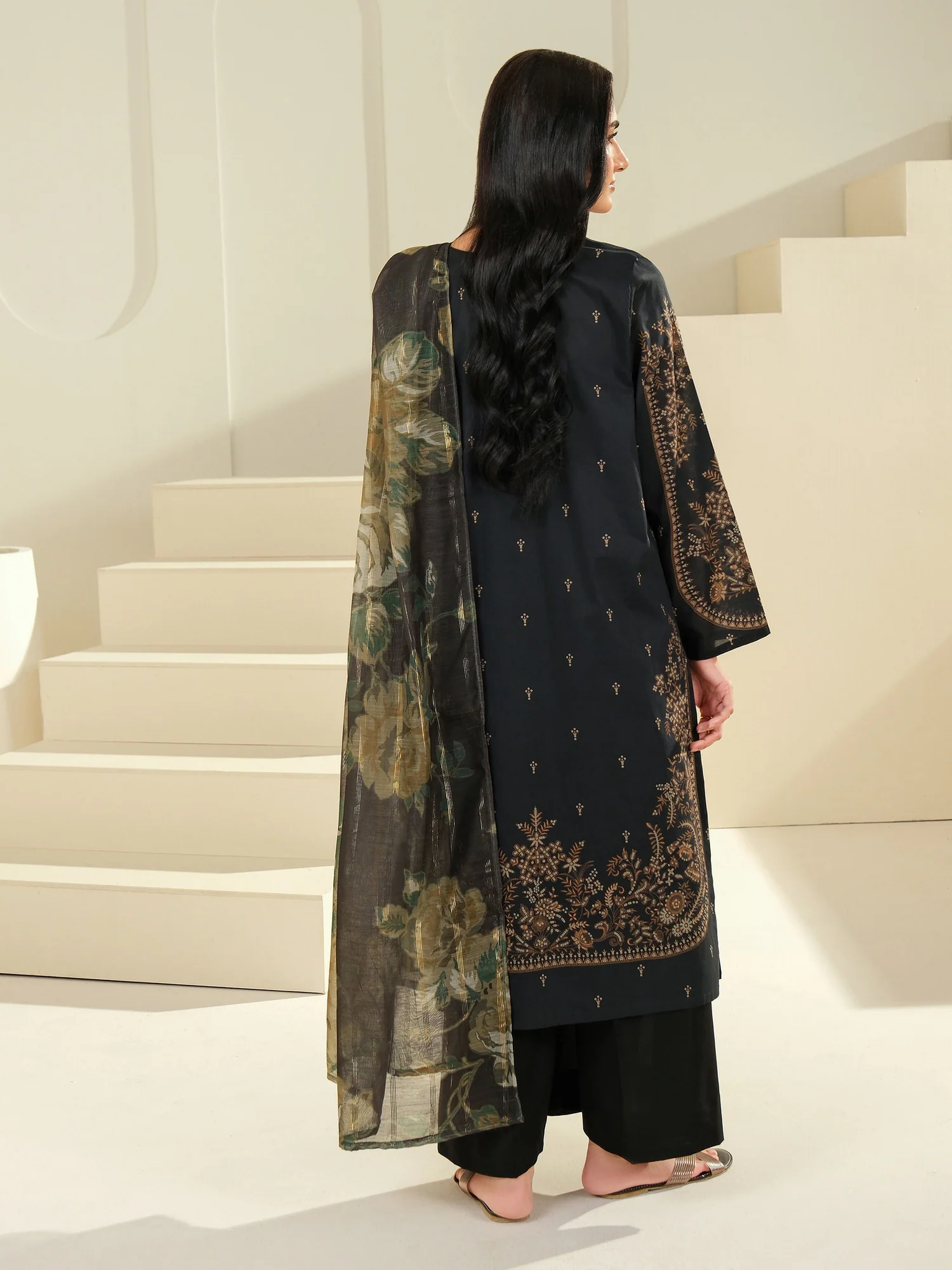 U4233SU-3PC-034_6_-3PieceLawnSuit-Printed_Unstitched