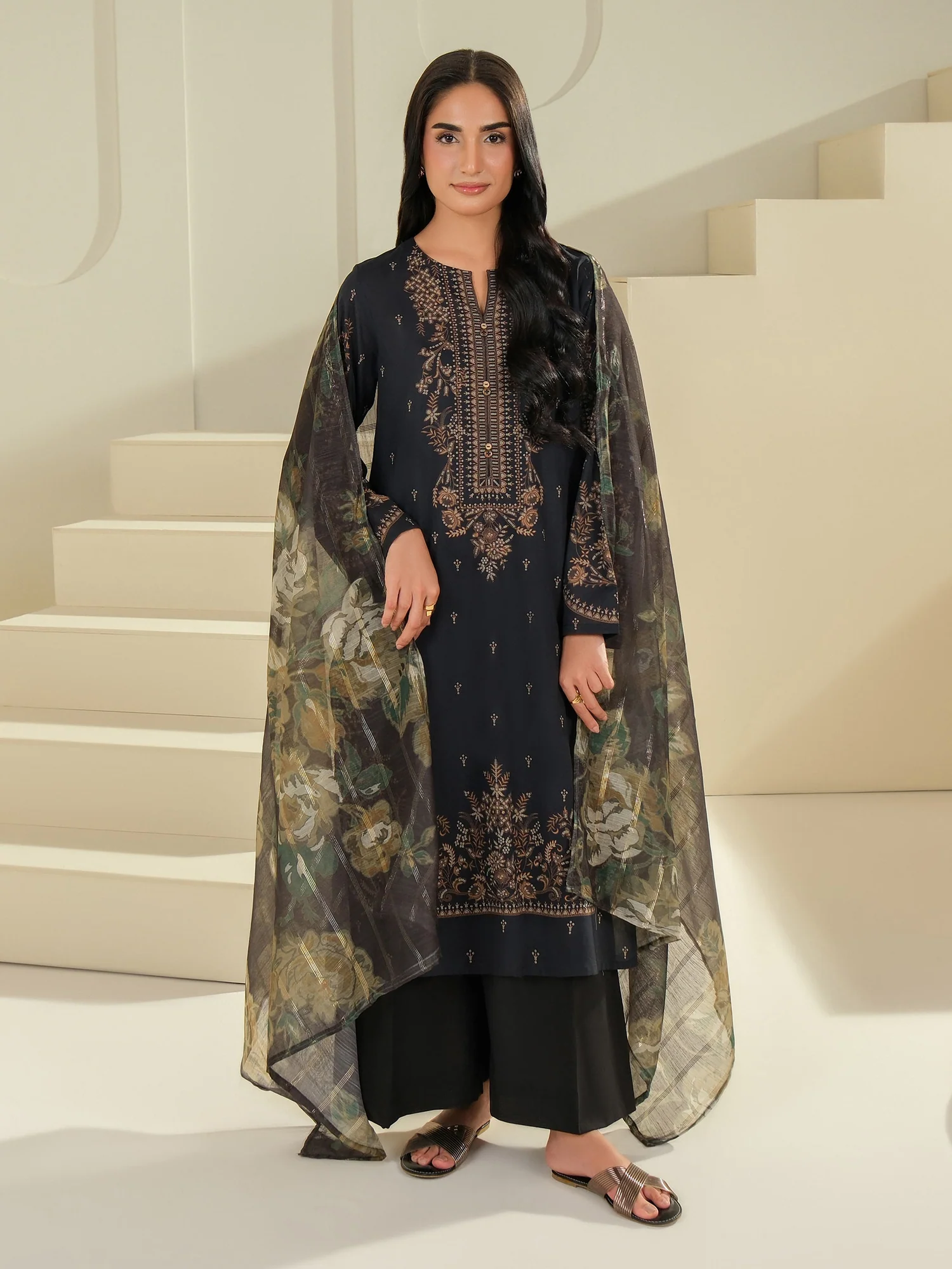 U4233SU-3PC-034_7_-3PieceLawnSuit-Printed_Unstitched