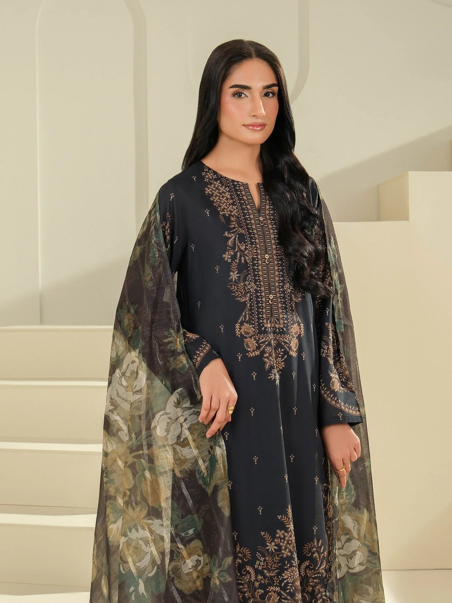 U4233SU-3PC-034_8_-3PieceLawnSuit-Printed_Unstitched