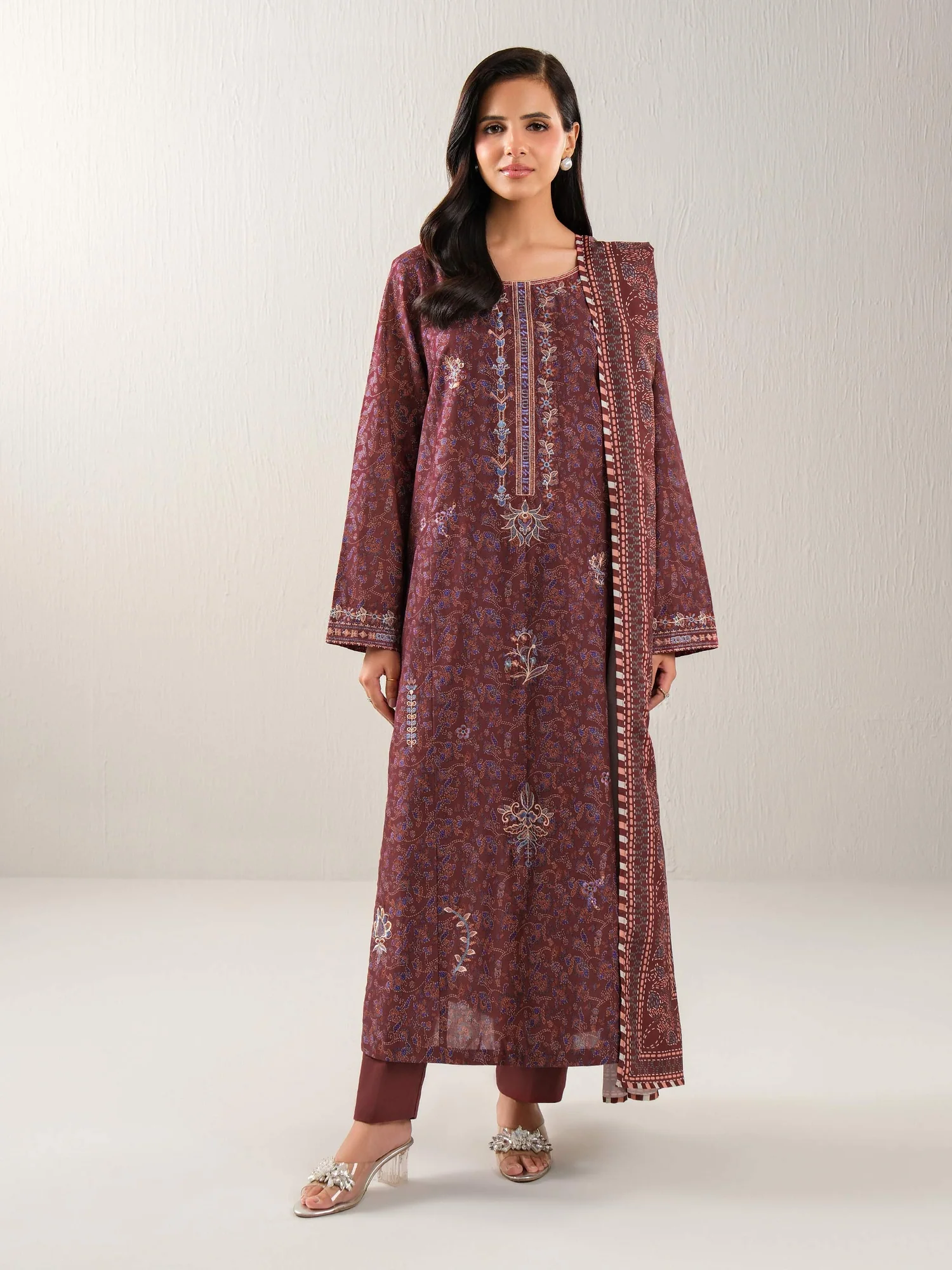 U4456SU-3PC-582-3PieceLawnSuit-Embroidered_Unstitched_1