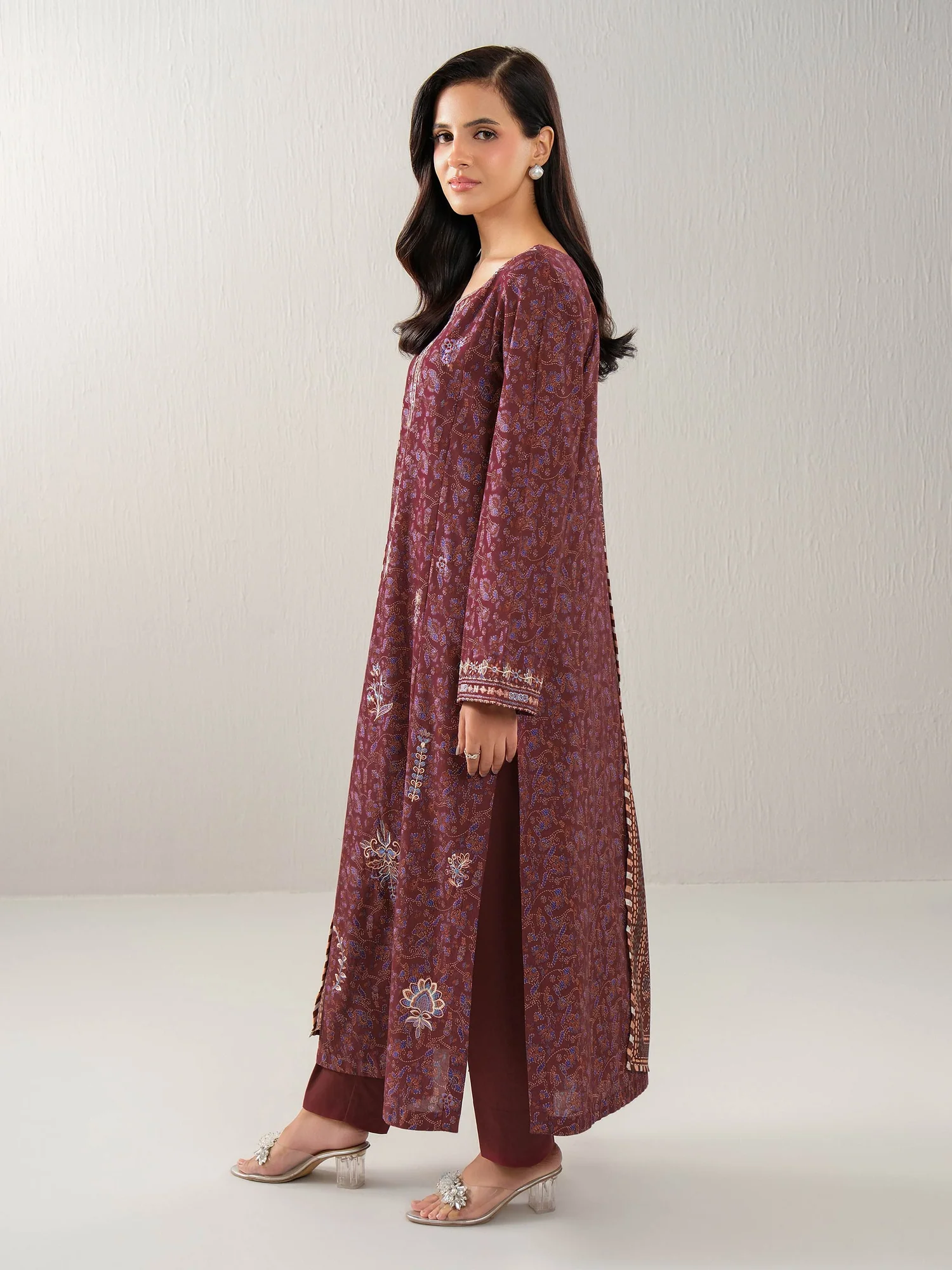 U4456SU-3PC-582-3PieceLawnSuit-Embroidered_Unstitched_2